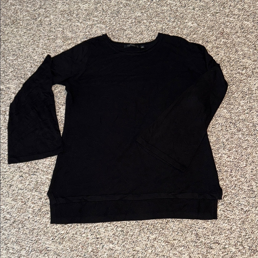 Cyrus Women's Lightweight Black Crew Neck Sweater